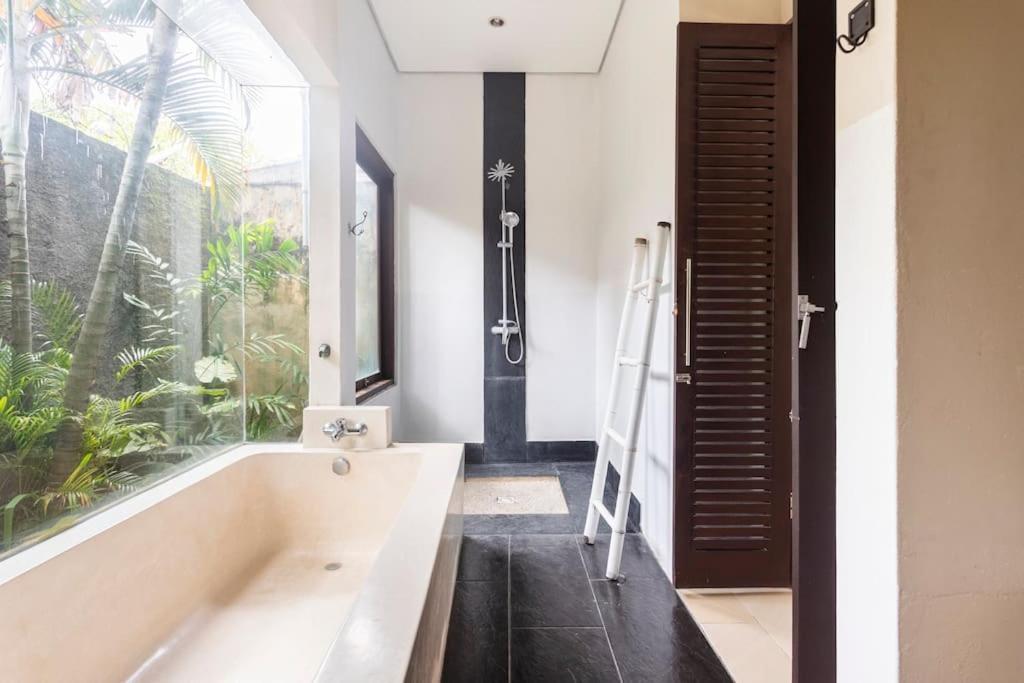 La Dolce Villa Seminyak Esterno foto